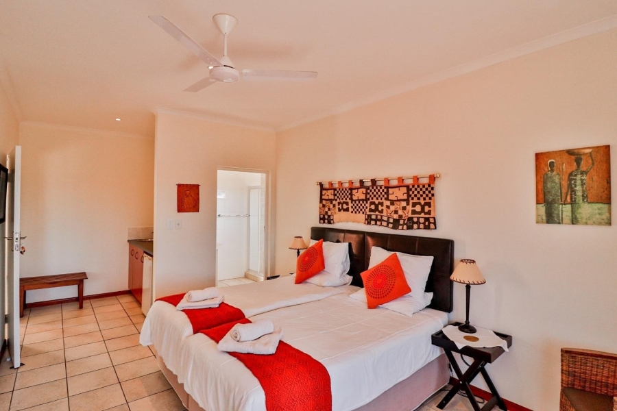 6 Bedroom Property for Sale in De Kelders Western Cape